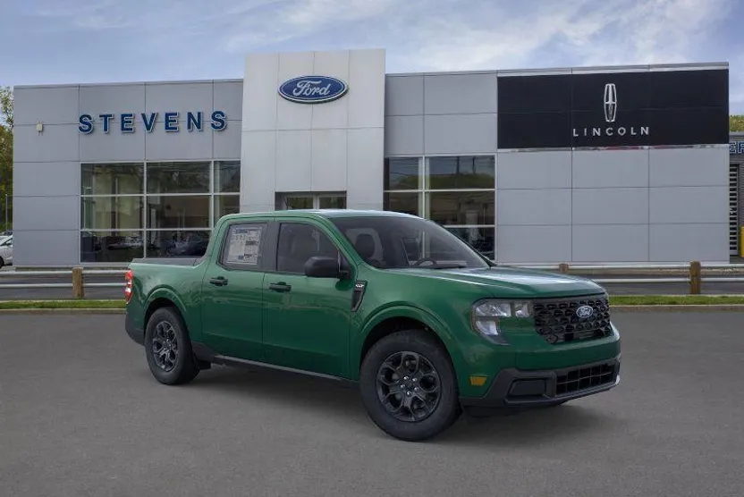 2025 Ford Maverick XLT photo 1