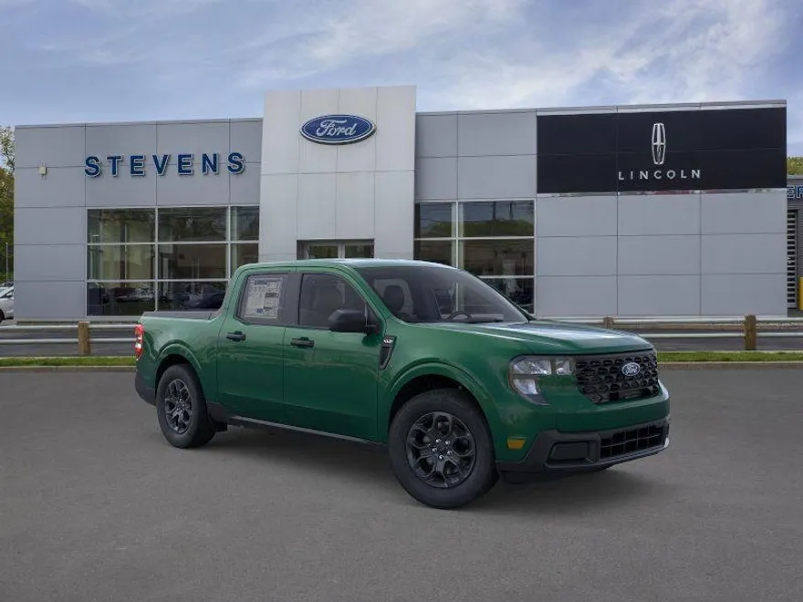 2025 Ford Maverick XLT photo 1