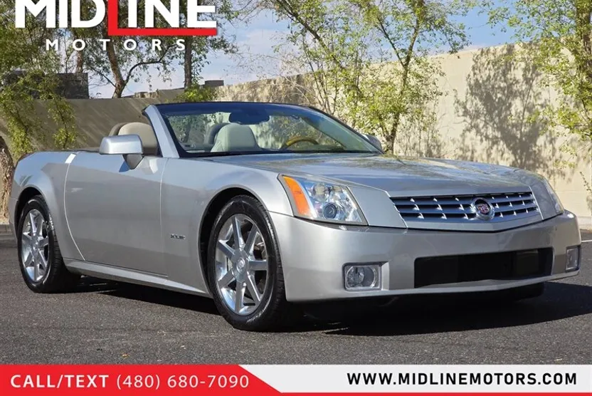 2005 Cadillac XLR photo 1