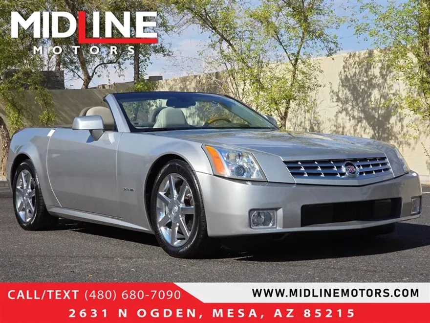 2005 Cadillac XLR photo 1
