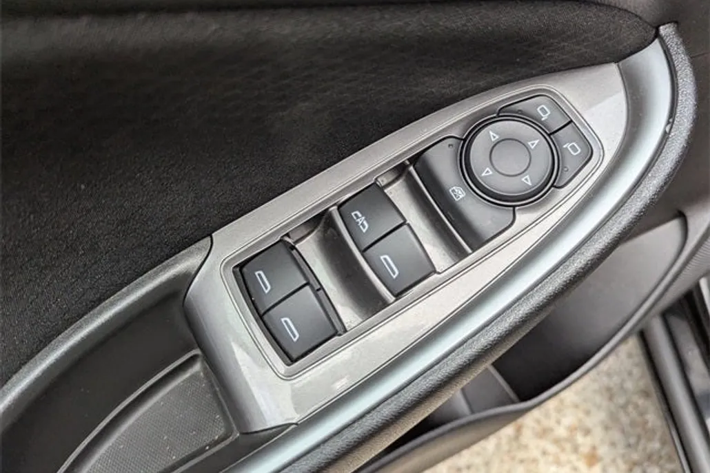 2024 Chevrolet Malibu 1LT photo 1
