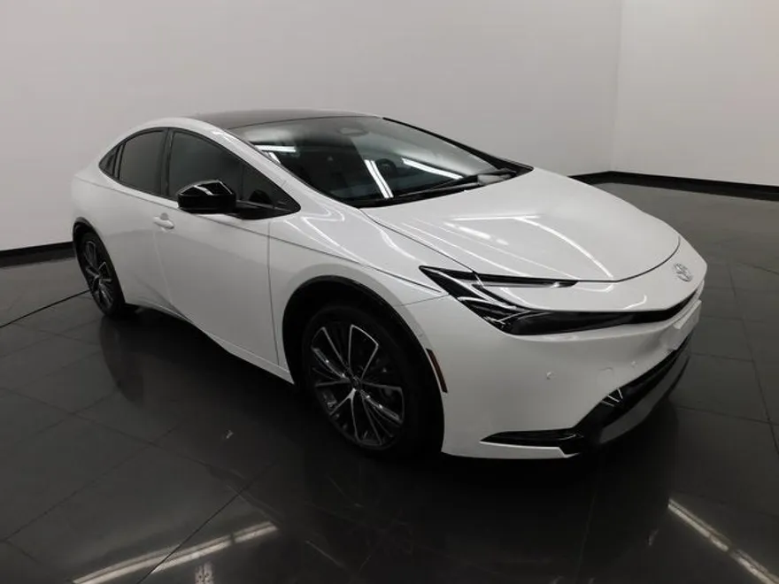 2025 Toyota Prius Limited photo 1