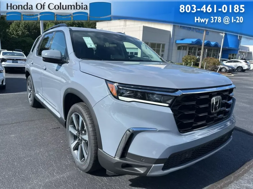 2025 Honda Pilot Touring photo 1
