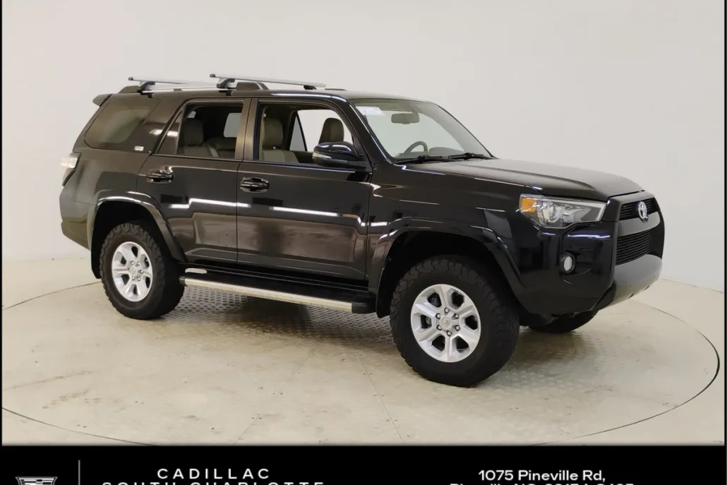 2019 Toyota 4Runner SR5 photo 1