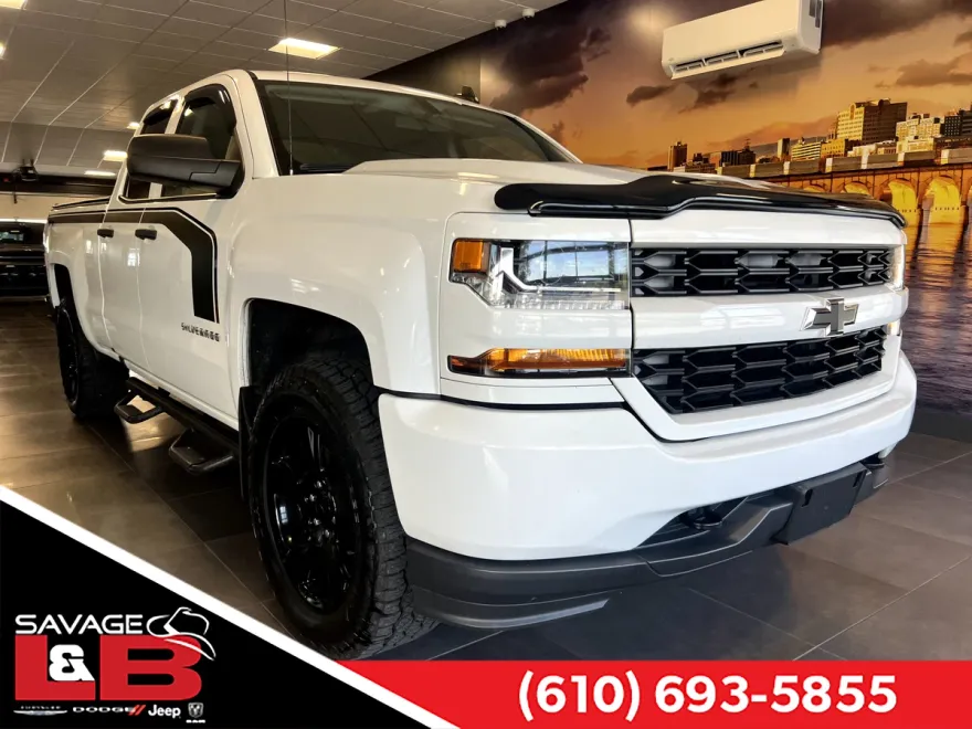 2016 Chevrolet Silverado 1500 Custom photo 1