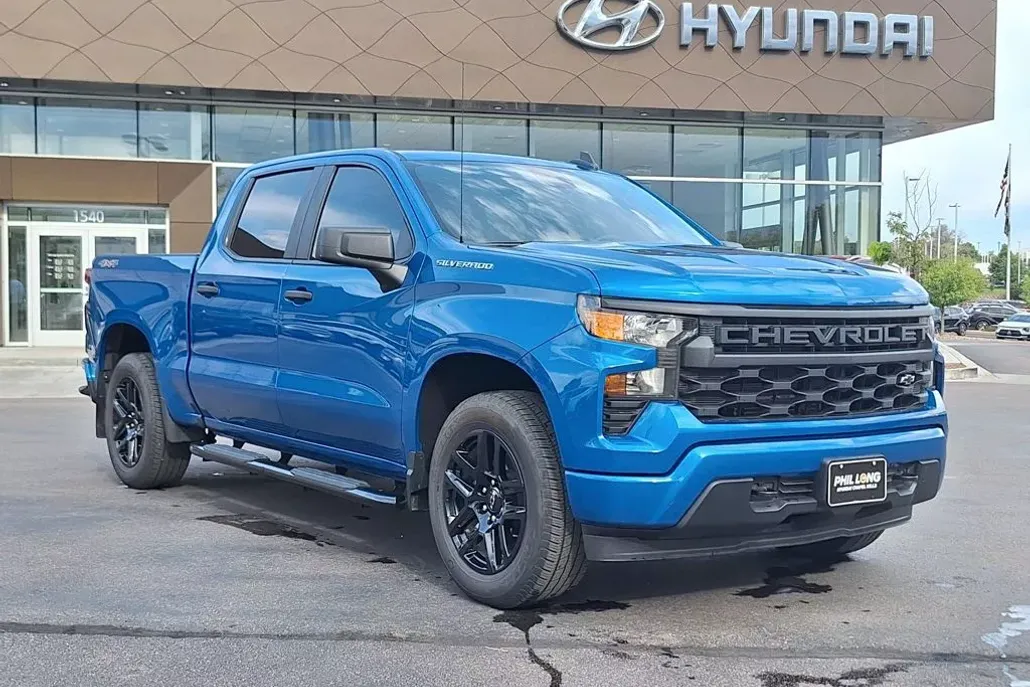 2022 Chevrolet Silverado 1500 Custom photo 1