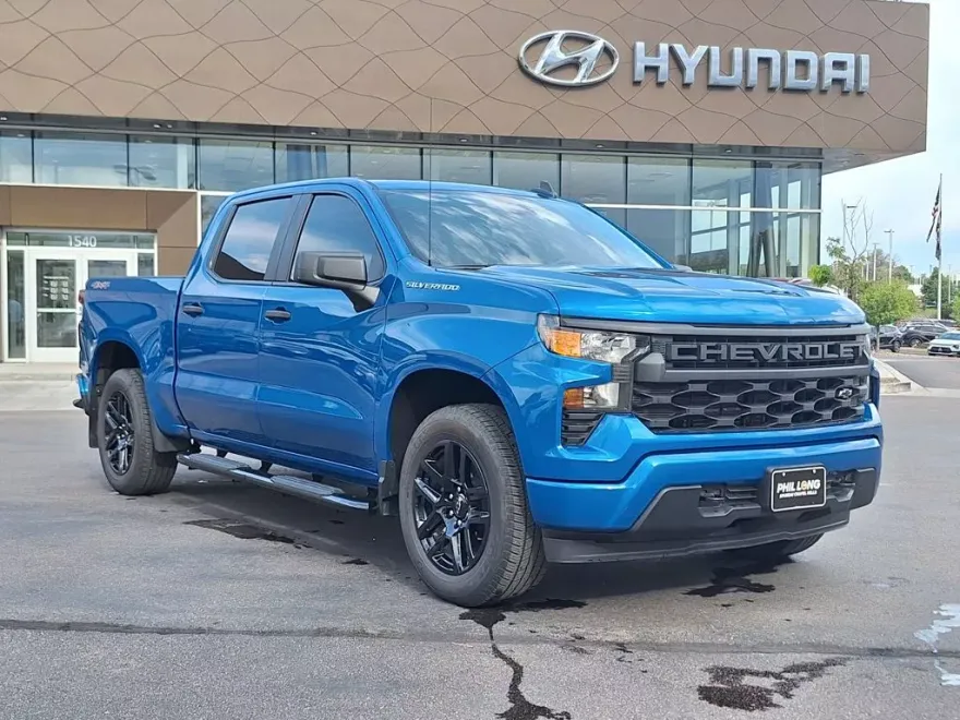 2022 Chevrolet Silverado 1500 Custom photo 1