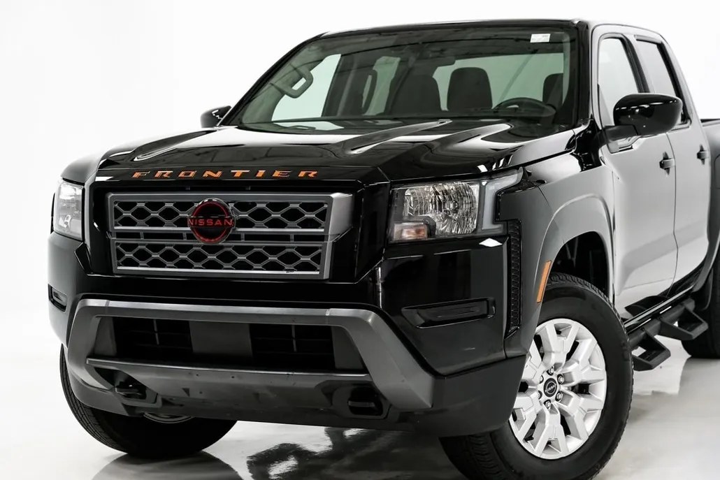 2023 Nissan Frontier SV photo 1