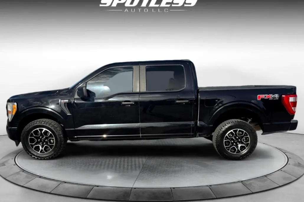 2022 Ford F-150 XL photo 1