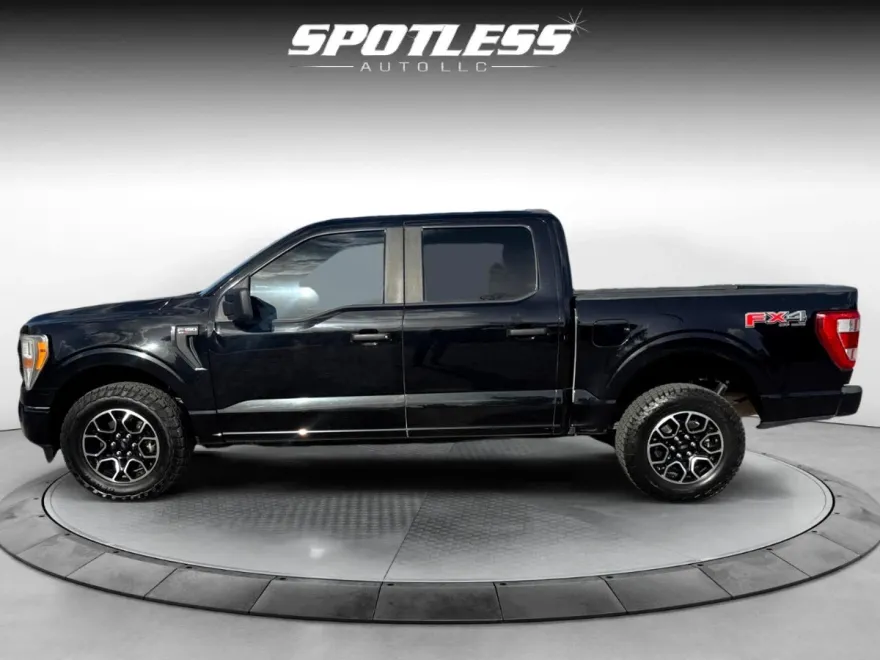 2022 Ford F-150 XL photo 1