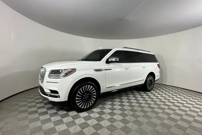 2021 Lincoln Navigator Black Label photo 1