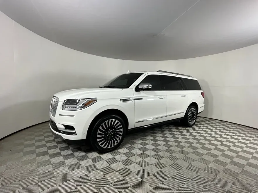 2021 Lincoln Navigator Black Label photo 1