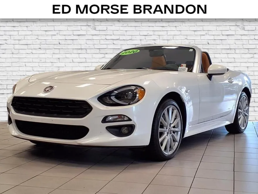 2020 Fiat 124 Spider Lusso photo 1