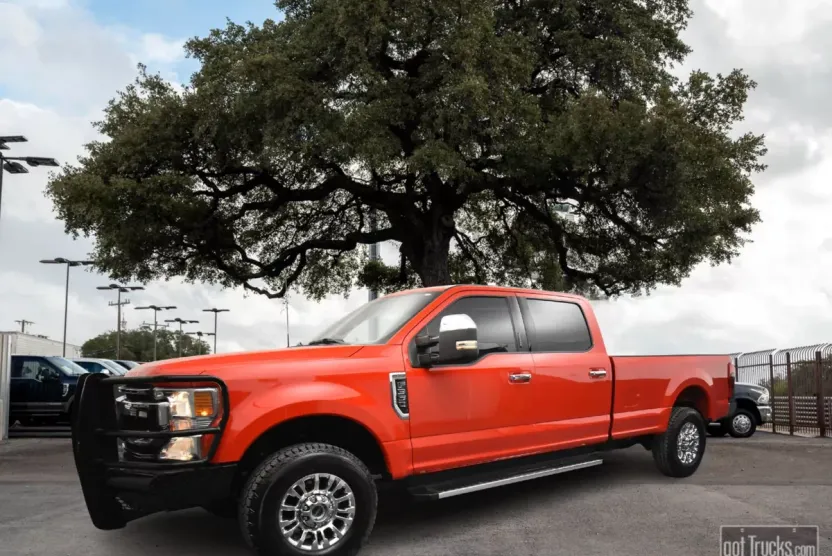 2022 Ford F-350 XLT photo 1