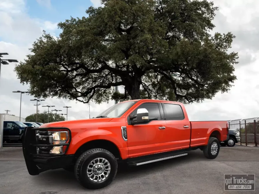2022 Ford F-350 XLT photo 1