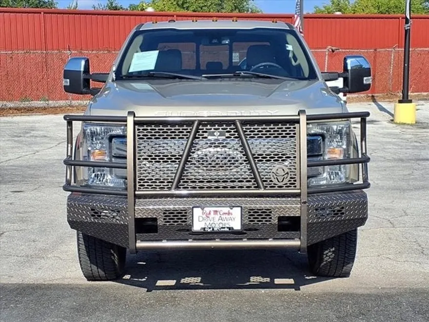 2017 Ford F-250 Lariat photo 1