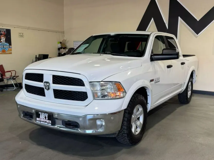 2016 Ram 1500 SLT photo 1