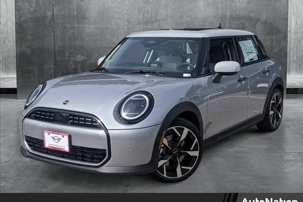 2025 Mini Cooper Signature photo 1
