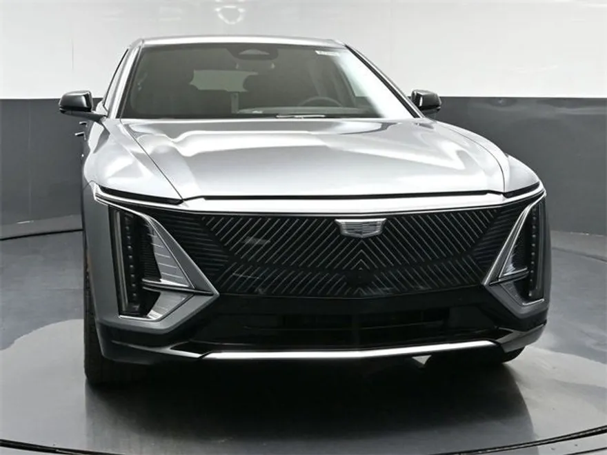 2025 Cadillac Lyriq Luxury photo 1