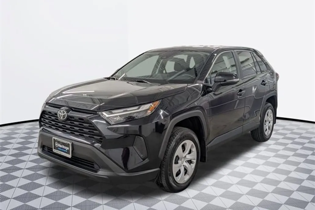 2024 Toyota RAV4 LE Sport photo 1