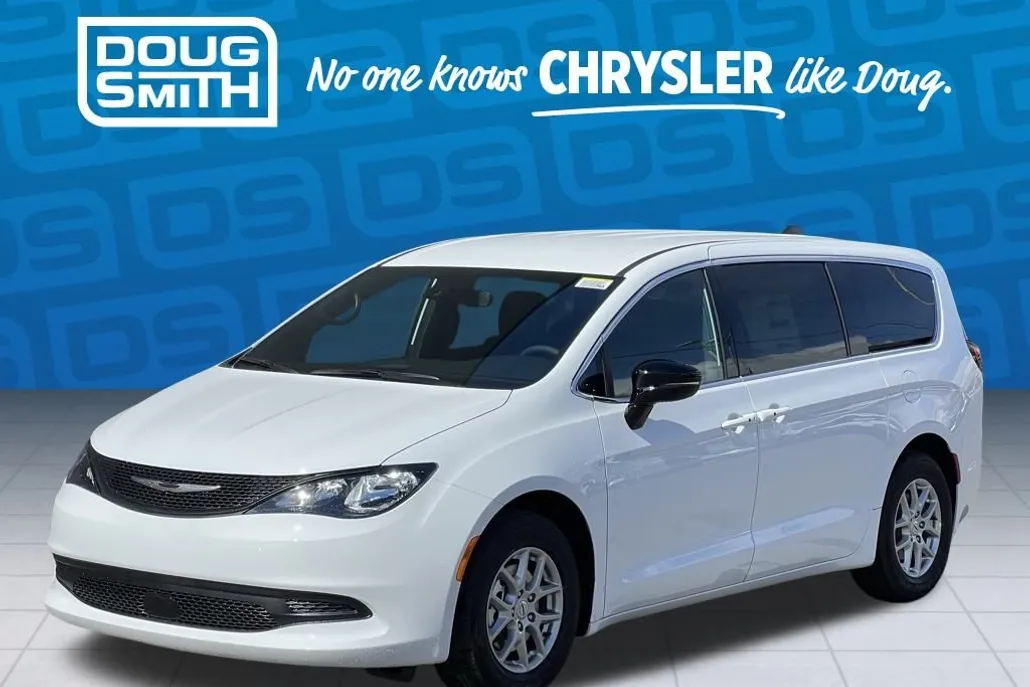 2025 Chrysler Voyager LX photo 1
