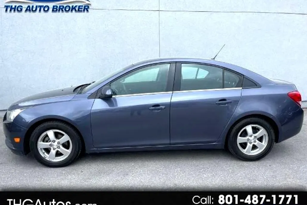 2013 Chevrolet Cruze LT photo 1