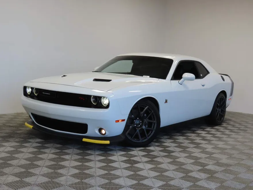 2018 Dodge Challenger R/T Scat Pack photo 1