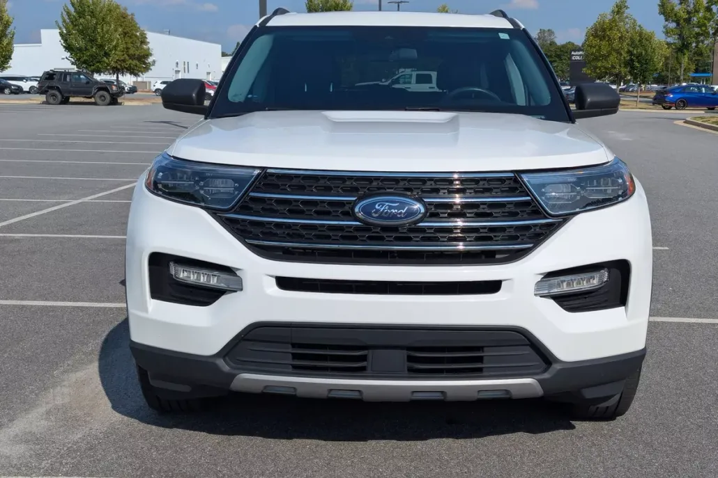 2022 Ford Explorer XLT photo 1