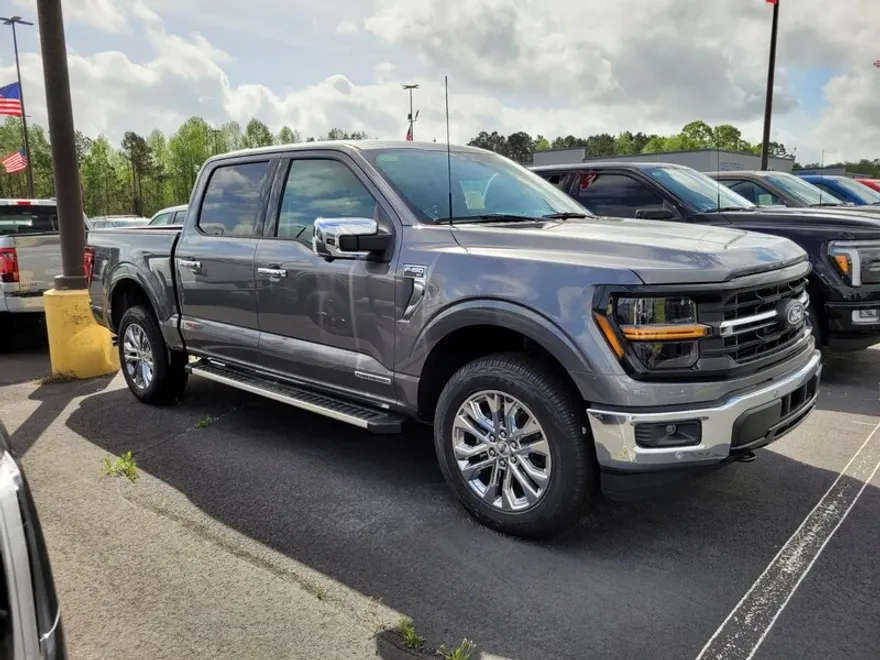 2025 Ford F-150 XLT photo 1