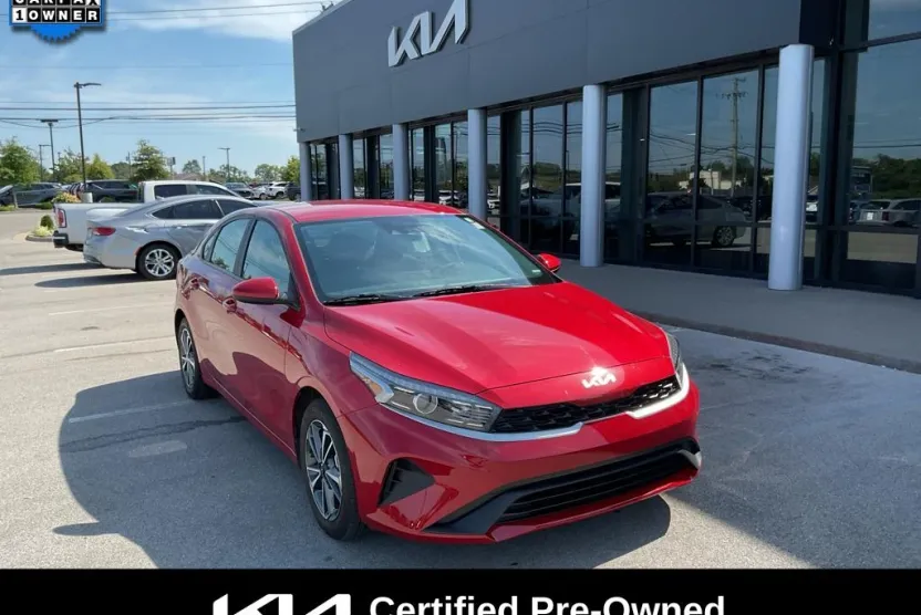 2023 Kia Forte LXS photo 1