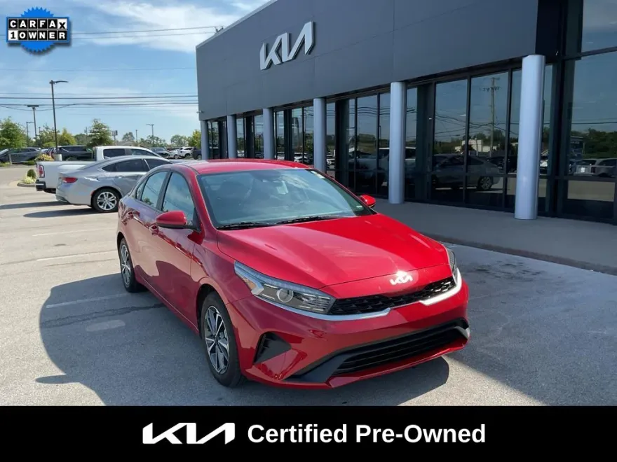 2023 Kia Forte LXS photo 1