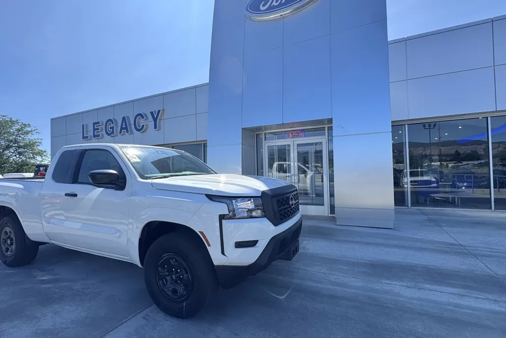 2023 Nissan Frontier S photo 1