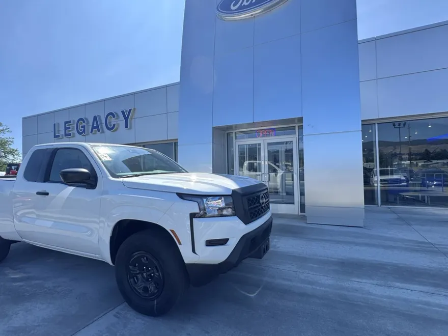 2023 Nissan Frontier S photo 1