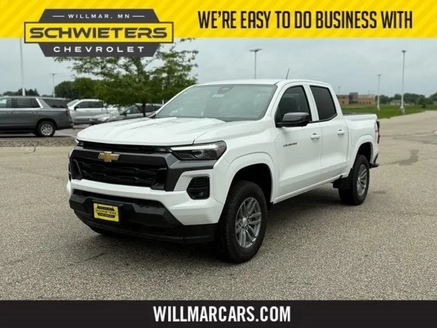 2025 Chevrolet Colorado Work Truck LT photo 1