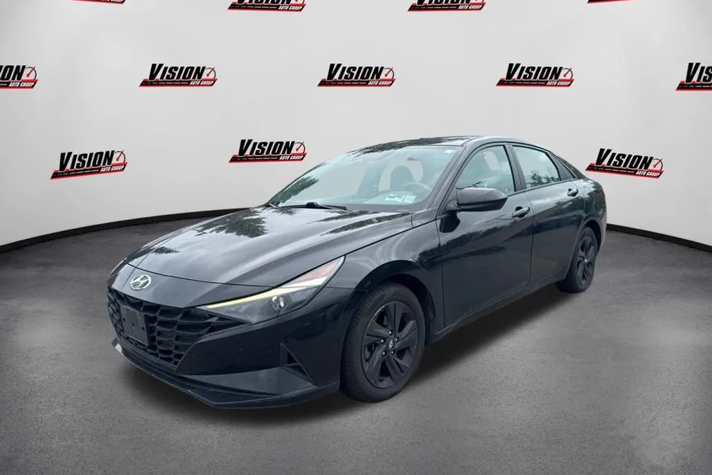 2021 Hyundai Elantra SEL photo 1
