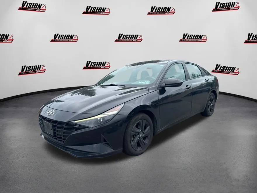 2021 Hyundai Elantra SEL photo 1