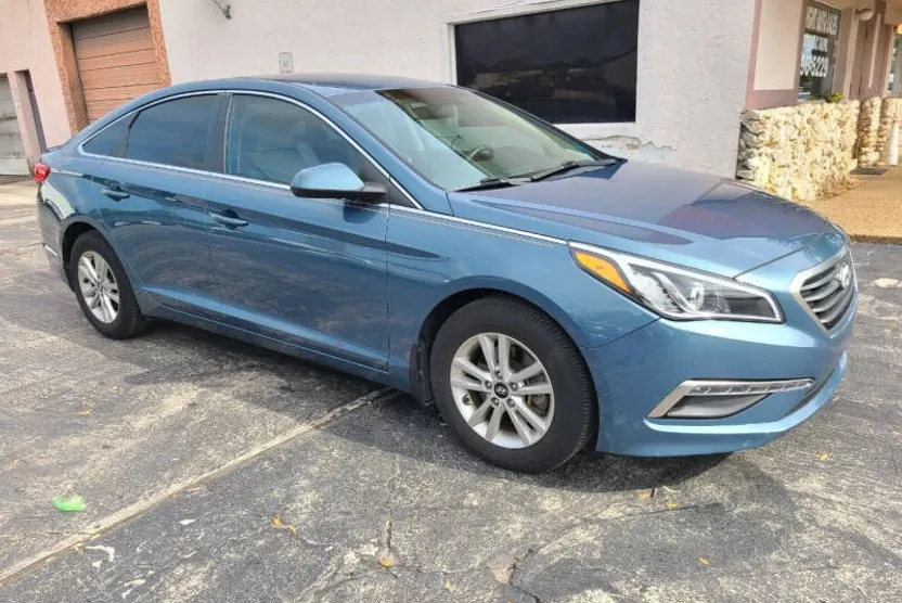2015 Hyundai Sonata SE photo 1