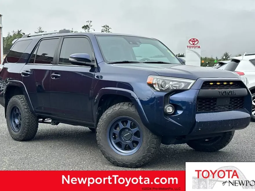 2022 Toyota 4Runner SR5 Premium 4WD photo 1