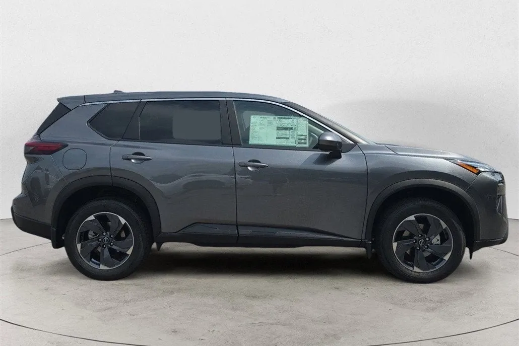 2026 Nissan Rogue SV photo 1