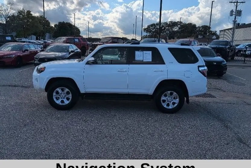2024 Toyota 4Runner SR5 Premium photo 1