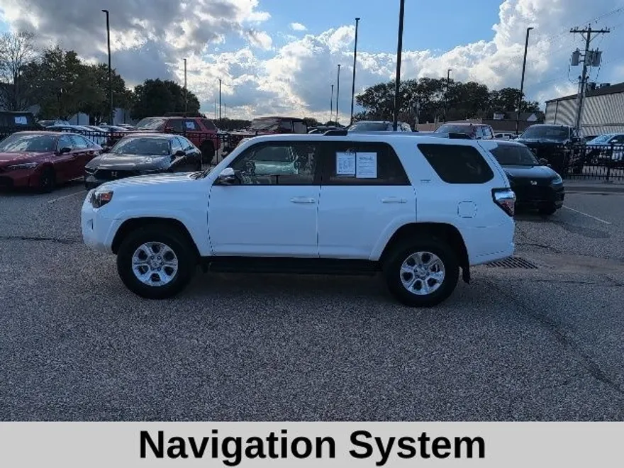 2024 Toyota 4Runner SR5 Premium photo 1