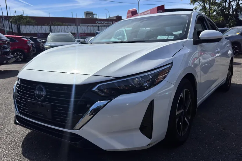 2024 Nissan Sentra SV photo 1