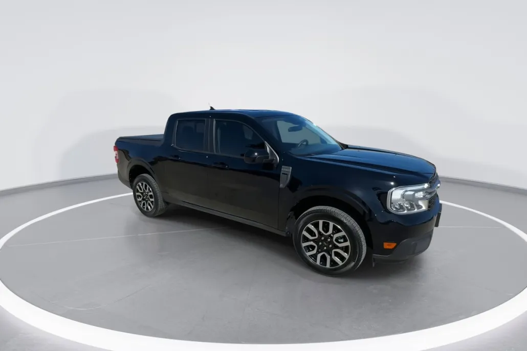 2023 Ford Maverick Lariat photo 1