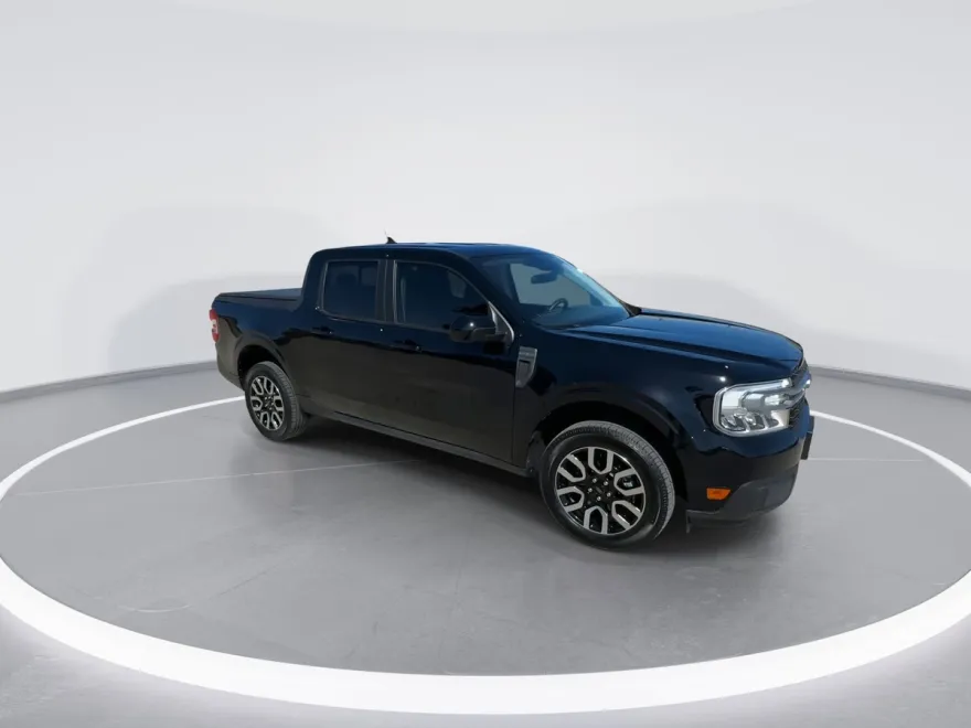 2023 Ford Maverick Lariat photo 1