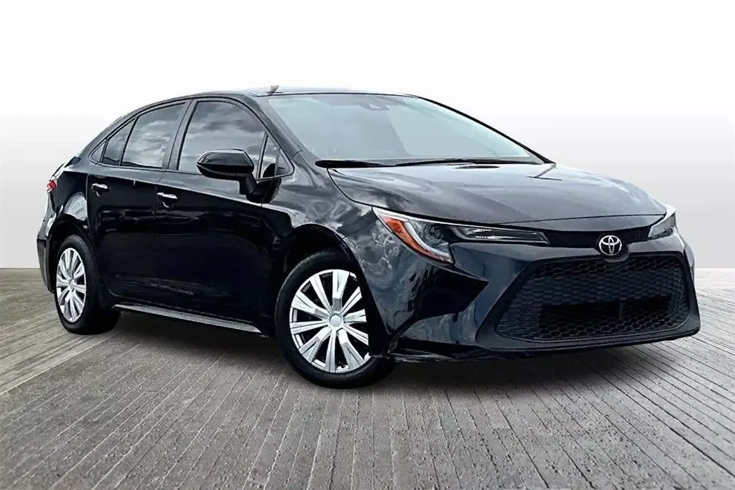 2022 Toyota Corolla LE photo 1