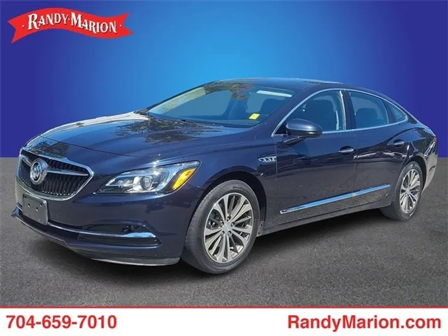 2017 Buick LaCrosse Essence photo 1