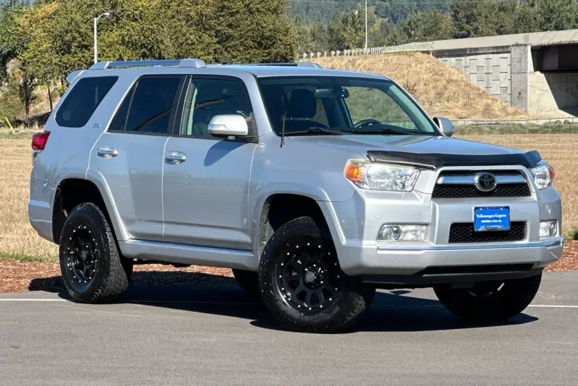 2013 Toyota 4Runner SR5 photo 1