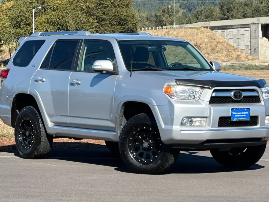 2013 Toyota 4Runner SR5 photo 1