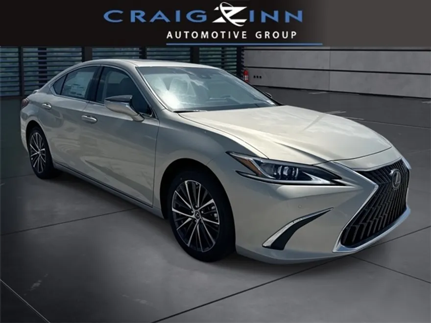 2025 Lexus ES 300h photo 1