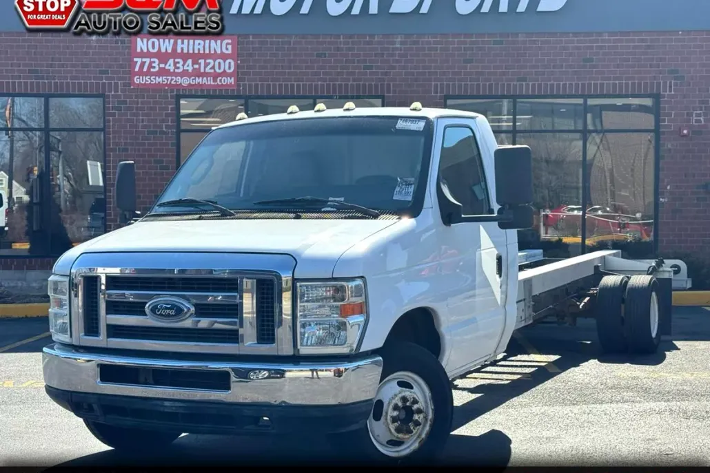 2011 Ford E-450 photo 1